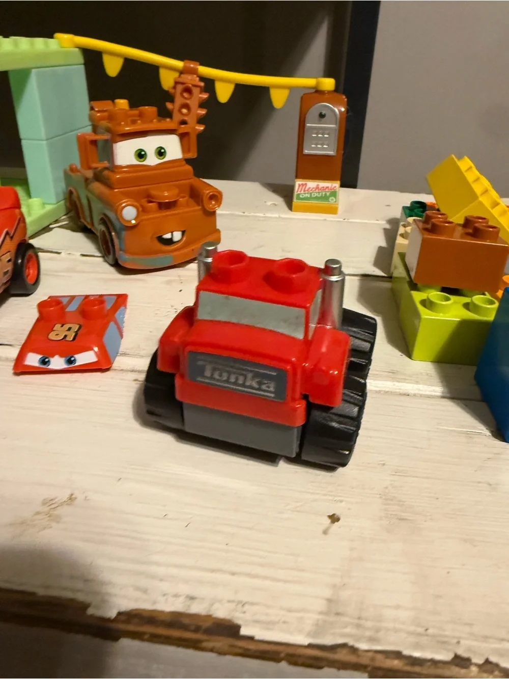 Mega Bloks Disney Pixar CARS Supercharged: Gas Corner (7768) - READ